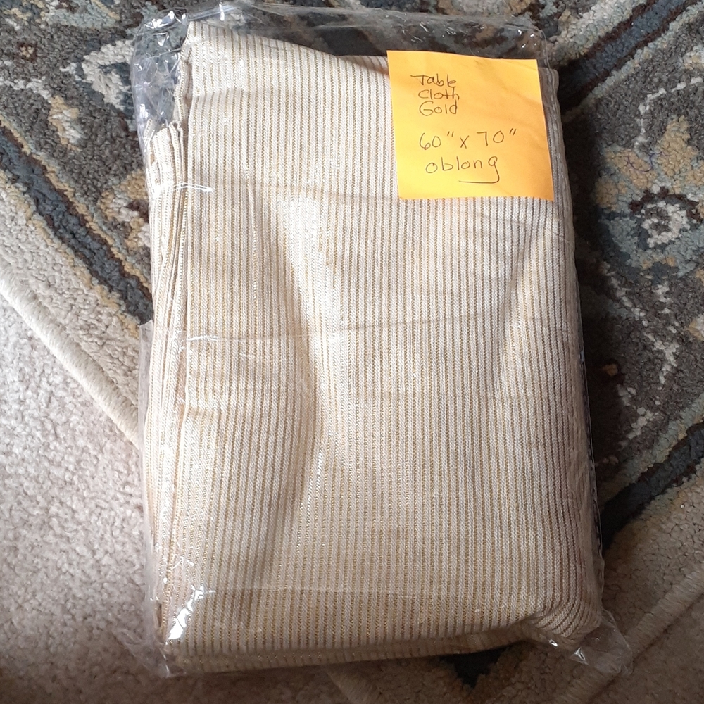 Tablecloth gold metallic oblong 60x70 stripped eye catching holiday ready